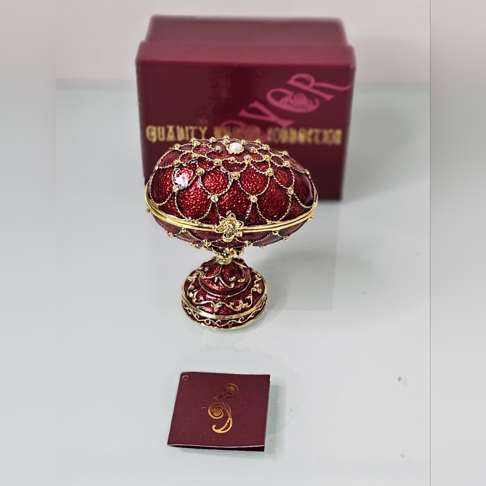 Forever Quality Design Collection Fabergé-Style Musical Egg Jewelry Box – Red En